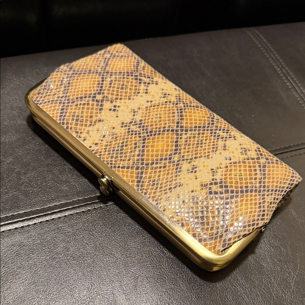 Hobo Lauren Clutch-Wallet | Snake Embossed Leather